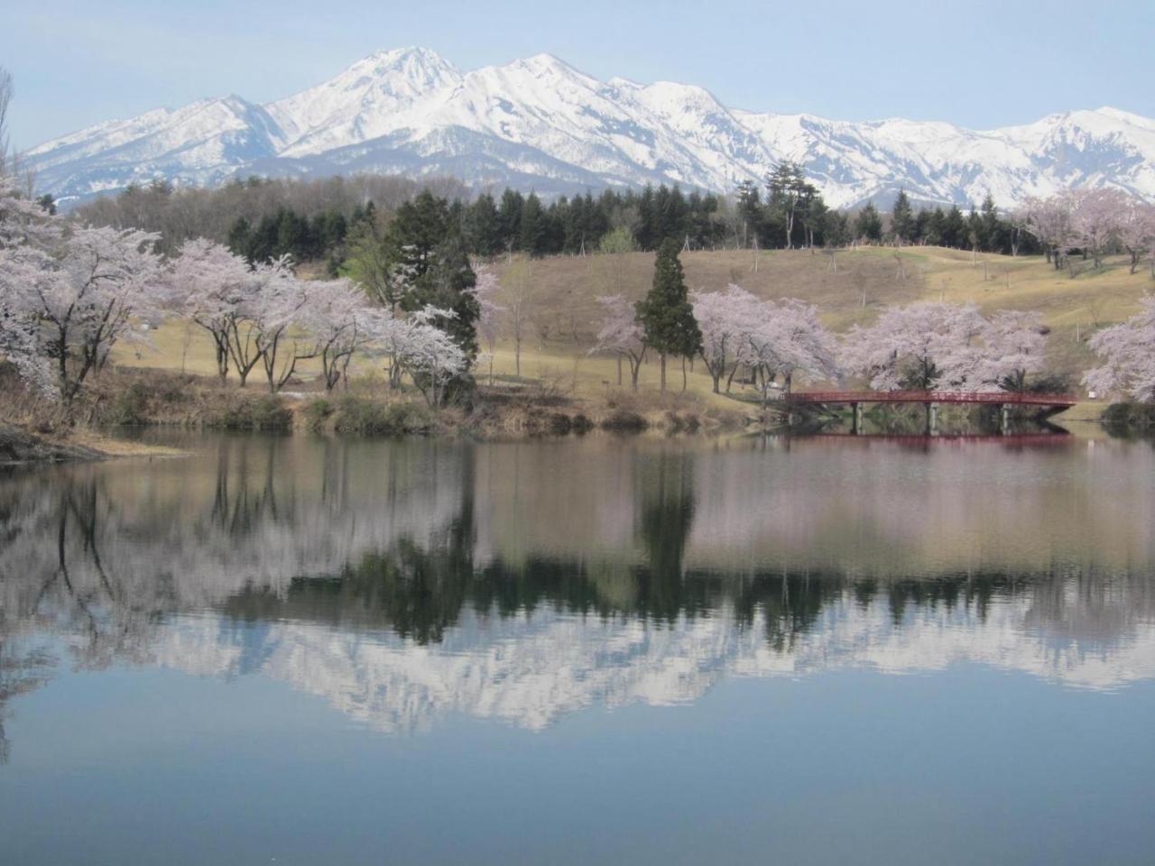 Shinano  Log Hotel Kamloops المظهر الخارجي الصورة