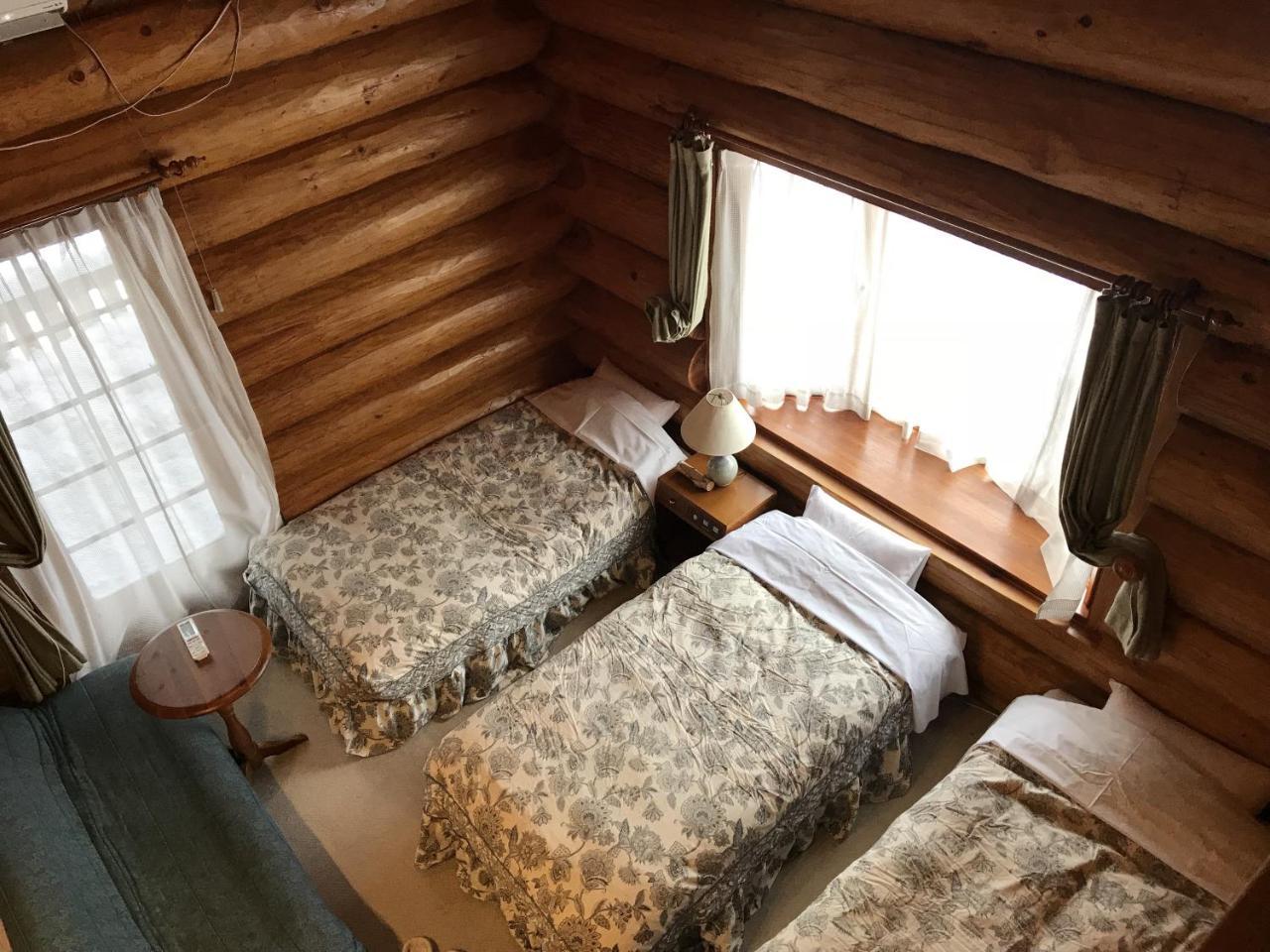 Shinano  Log Hotel Kamloops المظهر الخارجي الصورة