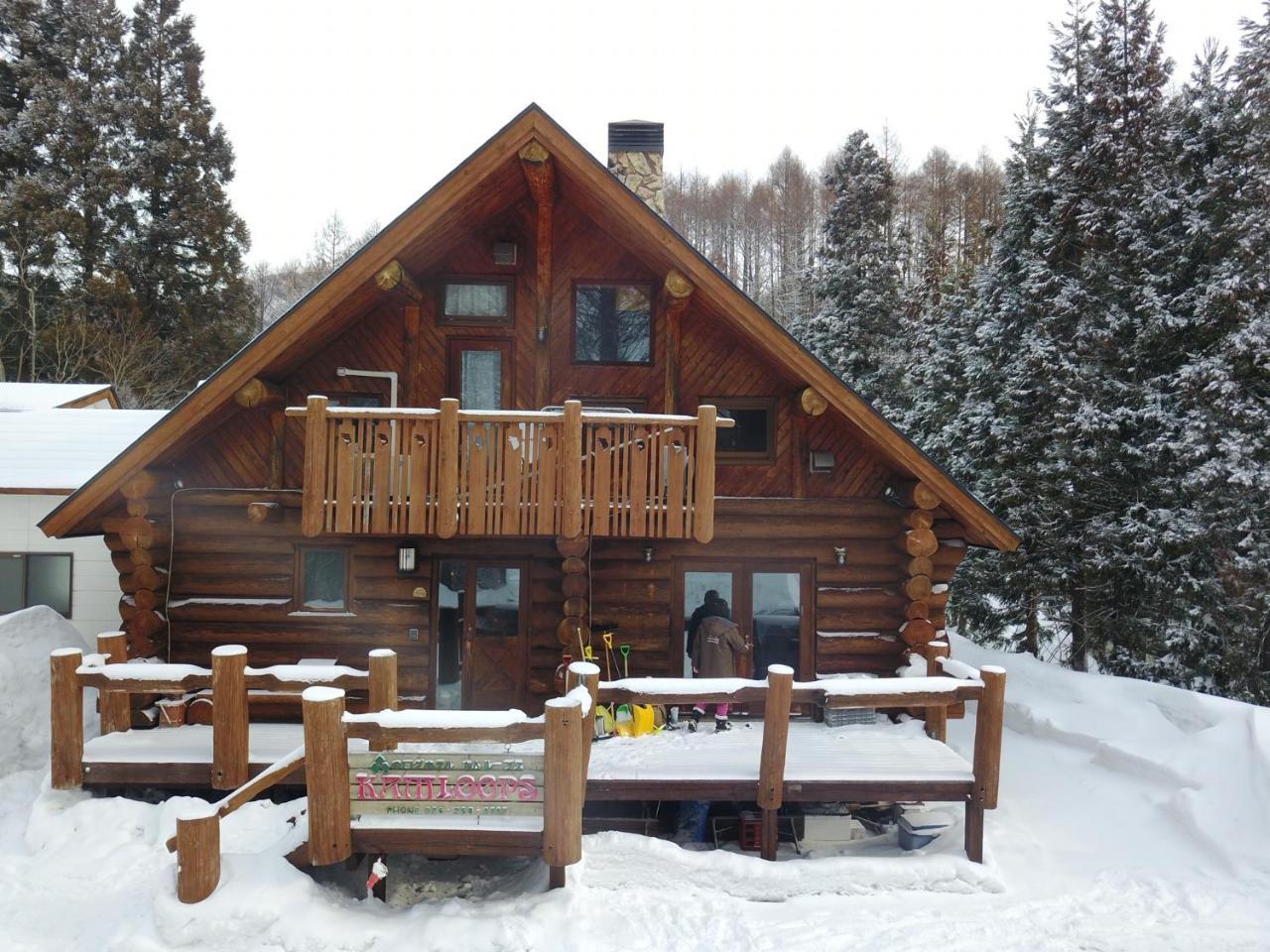 Shinano  Log Hotel Kamloops المظهر الخارجي الصورة