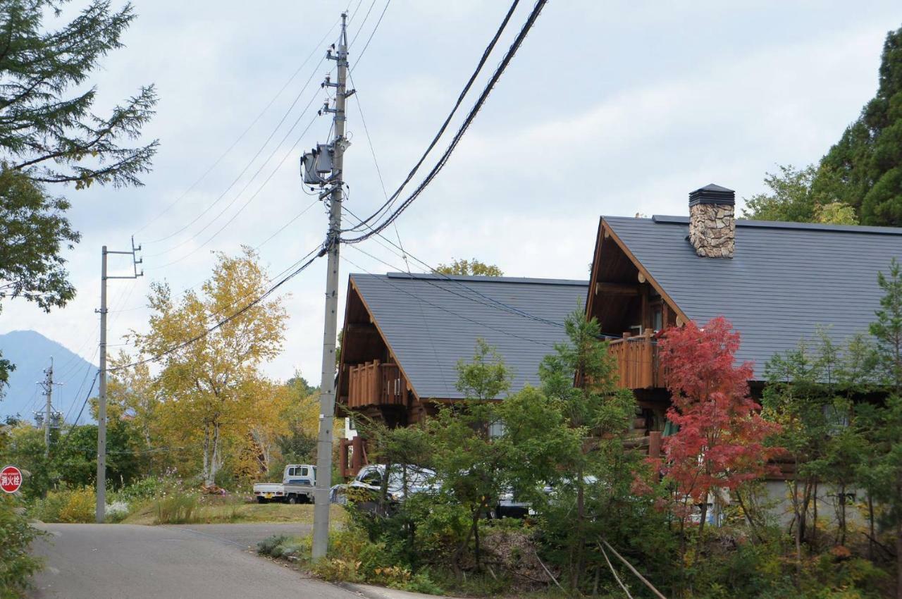 Shinano  Log Hotel Kamloops المظهر الخارجي الصورة
